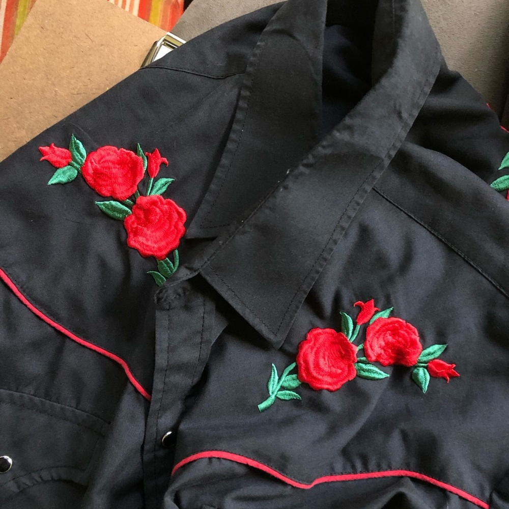Vintage Embroidered Western Shirt - Picture 6 of 7